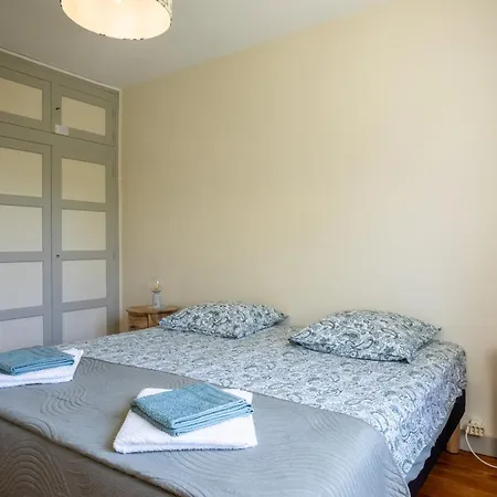 Les Esquirous - Maison Entiere - Jardin - Parking Prive - Fibre - 6 Pers Max